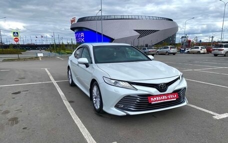Toyota Camry, 2018 год, 3 300 000 рублей, 2 фотография