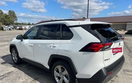 Toyota RAV4, 2019 год, 3 040 000 рублей, 4 фотография