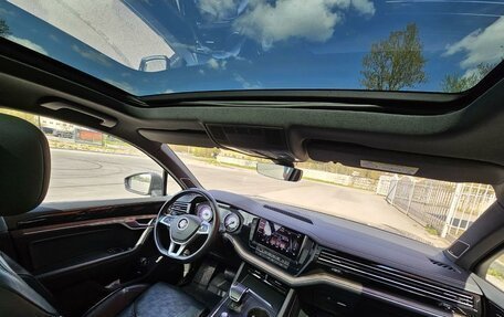 Volkswagen Touareg III, 2018 год, 4 250 000 рублей, 6 фотография
