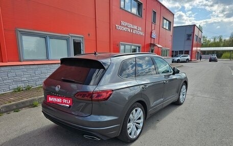 Volkswagen Touareg III, 2018 год, 4 250 000 рублей, 3 фотография