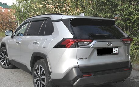Toyota RAV4, 2020 год, 3 700 000 рублей, 5 фотография