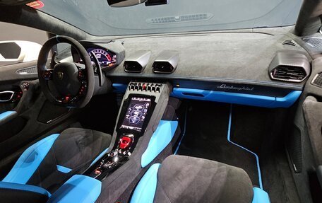 Lamborghini Huracán, 2023 год, 24 620 000 рублей, 6 фотография