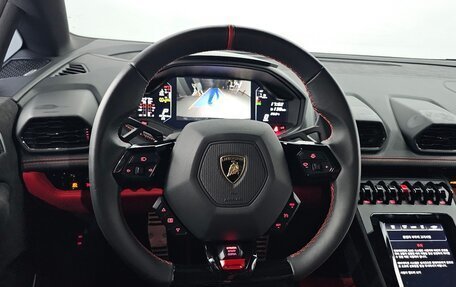 Lamborghini Huracán, 2023 год, 23 780 000 рублей, 5 фотография