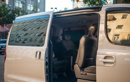 Hyundai Grand Starex Grand Starex I рестайлинг 2, 2014 год, 1 700 000 рублей, 12 фотография