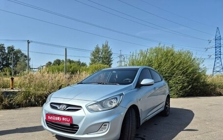 Hyundai Solaris II рестайлинг, 2011 год, 650 000 рублей, 4 фотография