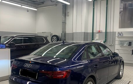 Audi A4, 2019 год, 2 650 000 рублей, 4 фотография