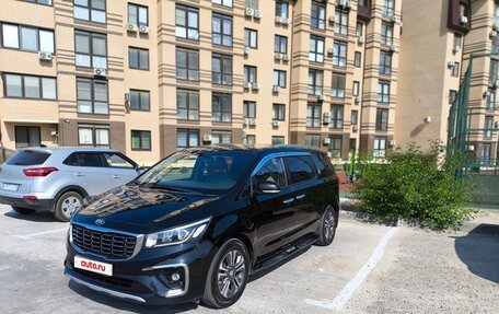 KIA Carnival III, 2019 год, 3 000 000 рублей, 2 фотография