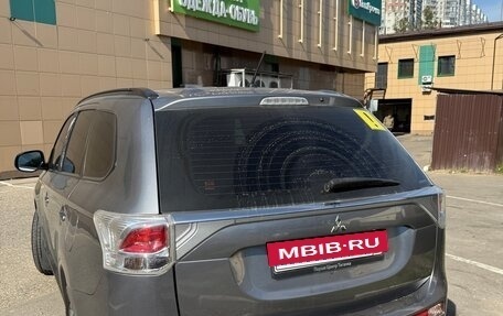 Mitsubishi Outlander III рестайлинг 3, 2012 год, 1 200 000 рублей, 4 фотография
