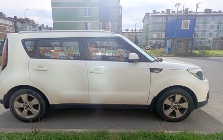KIA Soul II рестайлинг, 2018 год, 1 000 000 рублей, 3 фотография