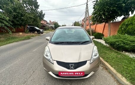 Honda Fit III, 2010 год, 590 000 рублей, 2 фотография