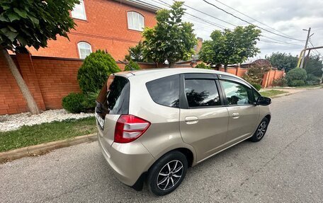 Honda Fit III, 2010 год, 590 000 рублей, 4 фотография