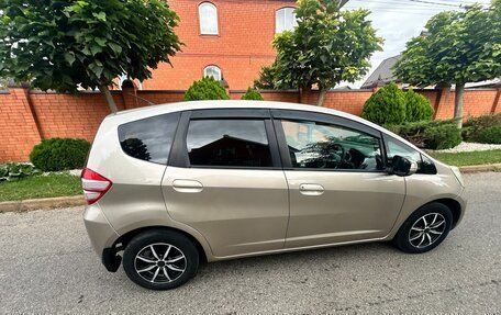 Honda Fit III, 2010 год, 590 000 рублей, 5 фотография