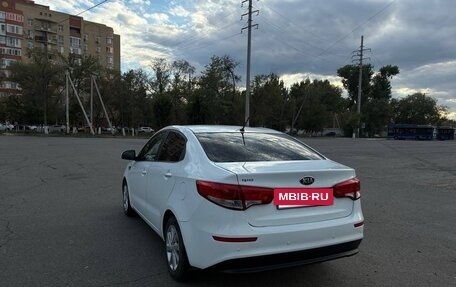 KIA Rio III рестайлинг, 2015 год, 1 000 000 рублей, 3 фотография