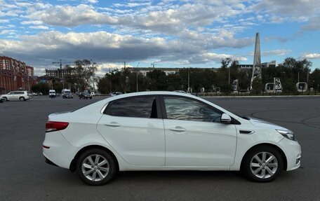 KIA Rio III рестайлинг, 2015 год, 1 000 000 рублей, 5 фотография