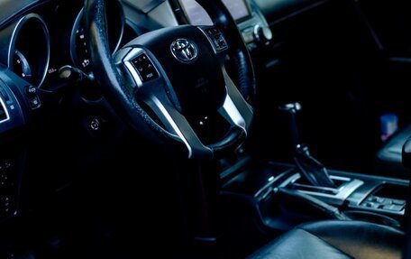 Toyota Land Cruiser Prado 150 рестайлинг 2, 2017 год, 3 590 000 рублей, 5 фотография