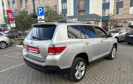 Toyota Highlander III, 2011 год, 1 220 000 рублей, 3 фотография
