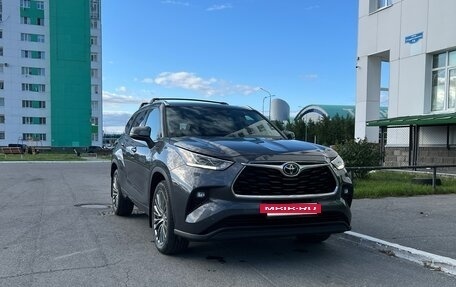 Toyota Highlander, 2020 год, 4 900 000 рублей, 2 фотография
