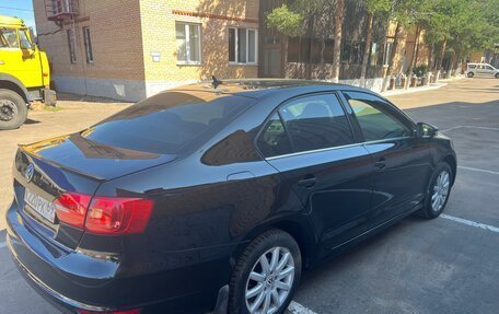 Volkswagen Jetta VI, 2012 год, 1 100 000 рублей, 3 фотография
