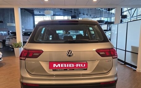 Volkswagen Tiguan II, 2019 год, 2 599 000 рублей, 3 фотография