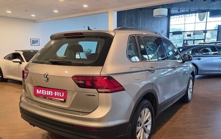 Volkswagen Tiguan II, 2019 год, 2 599 000 рублей, 4 фотография