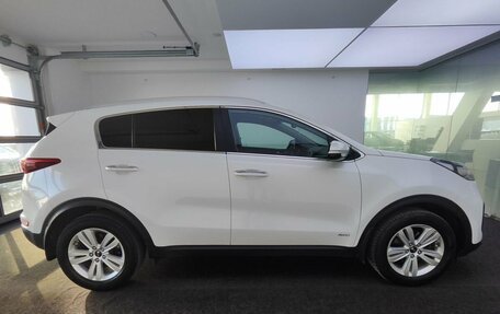 KIA Sportage IV рестайлинг, 2017 год, 2 199 000 рублей, 5 фотография