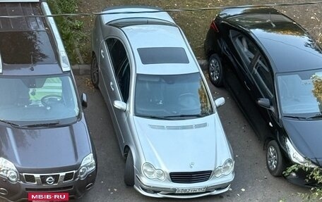 Mercedes-Benz C-Класс, 2004 год, 627 000 рублей, 2 фотография