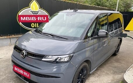 Volkswagen Multivan, 2022 год, 5 950 000 рублей, 4 фотография