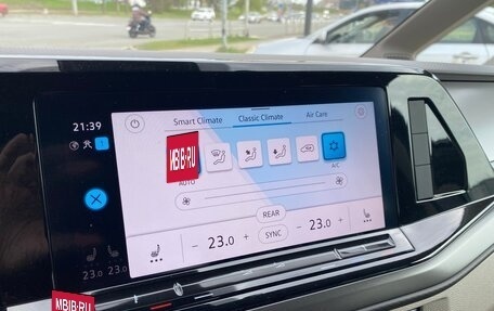 Volkswagen Multivan, 2022 год, 5 950 000 рублей, 10 фотография