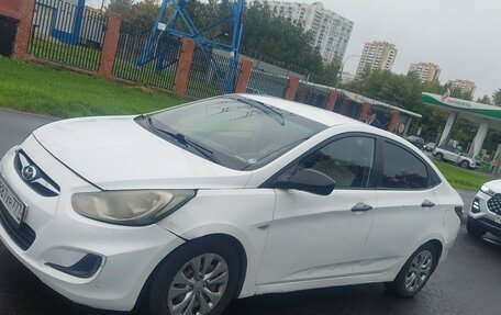Hyundai Solaris II рестайлинг, 2012 год, 280 000 рублей, 2 фотография
