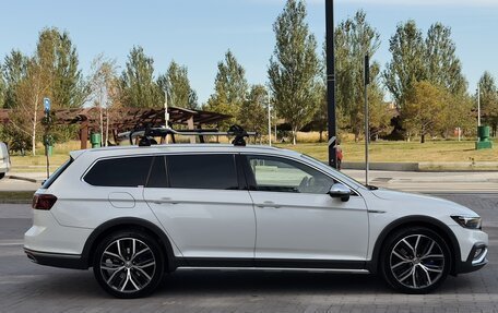 Volkswagen Passat B8 рестайлинг, 2019 год, 3 300 000 рублей, 3 фотография