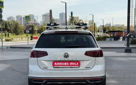 Volkswagen Passat B8 рестайлинг, 2019 год, 3 300 000 рублей, 5 фотография