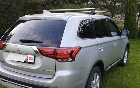 Mitsubishi Outlander III рестайлинг 3, 2019 год, 2 100 000 рублей, 5 фотография