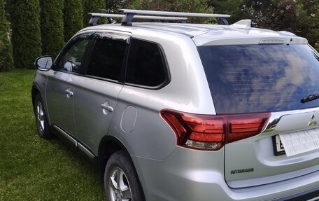 Mitsubishi Outlander III рестайлинг 3, 2019 год, 2 100 000 рублей, 7 фотография