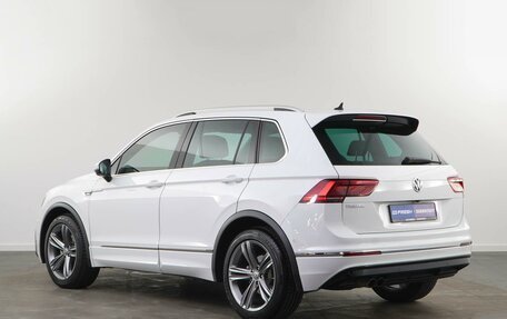 Volkswagen Tiguan II, 2018 год, 2 435 155 рублей, 2 фотография