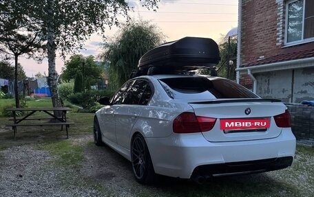 BMW 3 серия, 2011 год, 1 950 000 рублей, 2 фотография