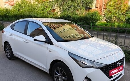 Hyundai Solaris II рестайлинг, 2021 год, 1 777 777 рублей, 2 фотография