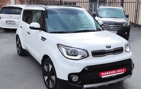 KIA Soul II рестайлинг, 2018 год, 2 150 000 рублей, 3 фотография