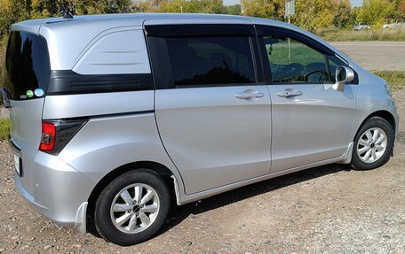 Honda Freed I, 2015 год, 1 415 000 рублей, 3 фотография