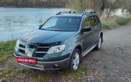 Mitsubishi Outlander III рестайлинг 3, 2005 год, 770 000 рублей, 2 фотография