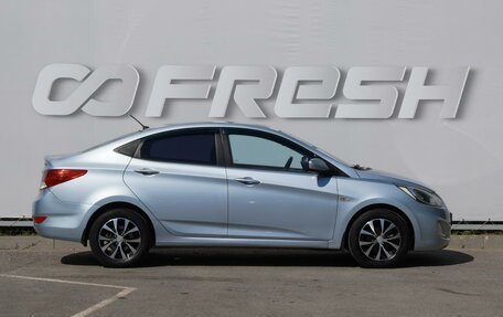 Hyundai Solaris II рестайлинг, 2011 год, 820 000 рублей, 5 фотография