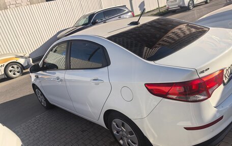 KIA Rio III рестайлинг, 2017 год, 1 050 000 рублей, 2 фотография
