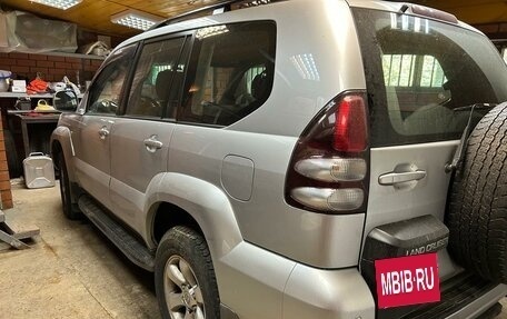 Toyota Land Cruiser Prado 120 рестайлинг, 2007 год, 3 000 000 рублей, 2 фотография