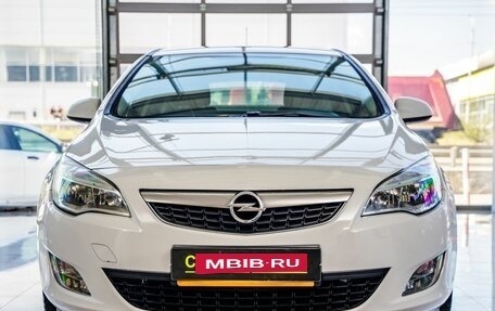 Opel Astra J, 2011 год, 708 000 рублей, 2 фотография
