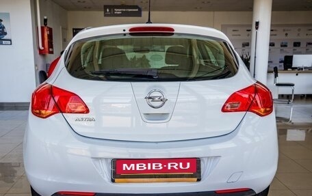 Opel Astra J, 2011 год, 708 000 рублей, 6 фотография