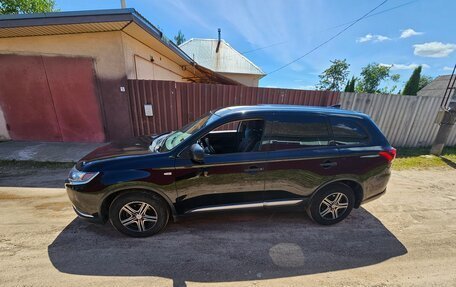 Mitsubishi Outlander III рестайлинг 3, 2018 год, 2 100 000 рублей, 3 фотография