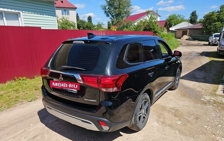 Mitsubishi Outlander III рестайлинг 3, 2018 год, 2 100 000 рублей, 6 фотография