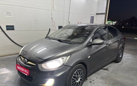 Hyundai Solaris II рестайлинг, 2011 год, 620 000 рублей, 3 фотография