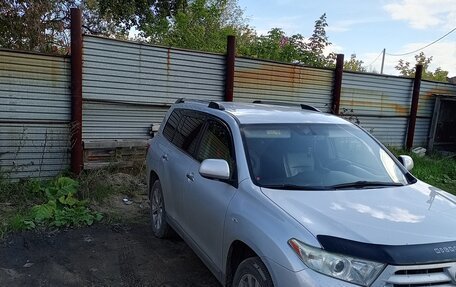 Toyota Highlander III, 2013 год, 2 000 000 рублей, 3 фотография