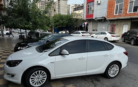Opel Astra J, 2013 год, 749 000 рублей, 2 фотография