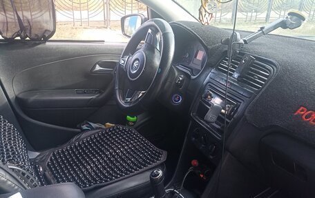 Volkswagen Polo VI (EU Market), 2012 год, 350 000 рублей, 3 фотография